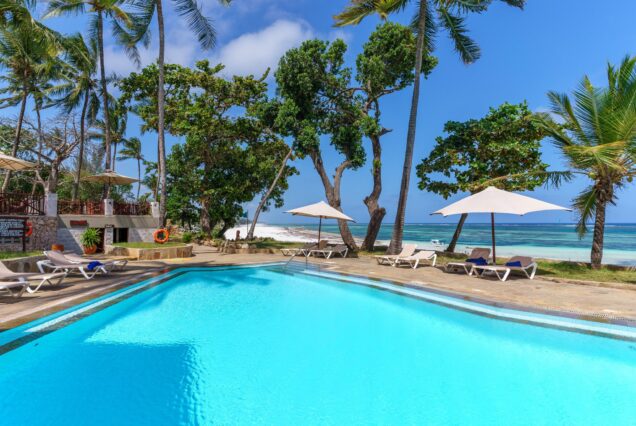 10 Days Maasai Mara, Lake Nakuru & Amboseli Safari and Diani Beach Holiday